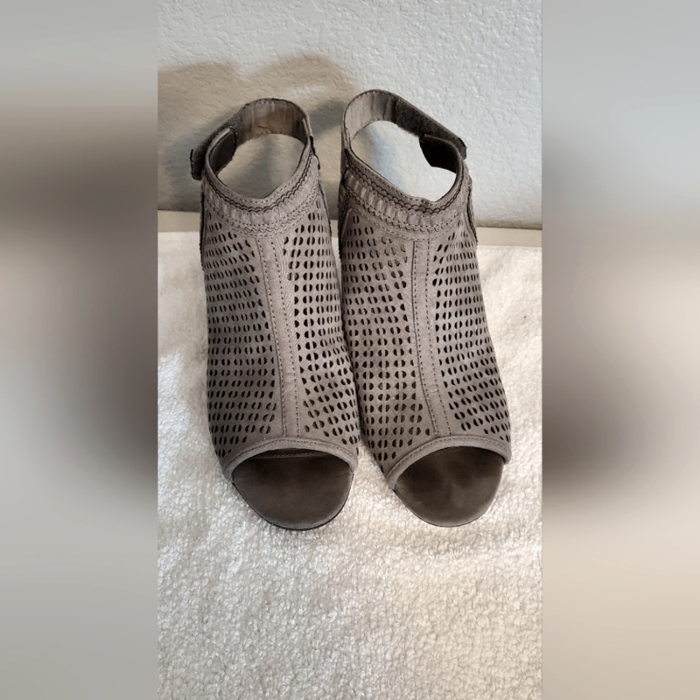 Girls Justice heels size 7